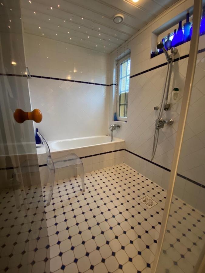 Room In Villa Emilia Еспоо Екстер'єр фото